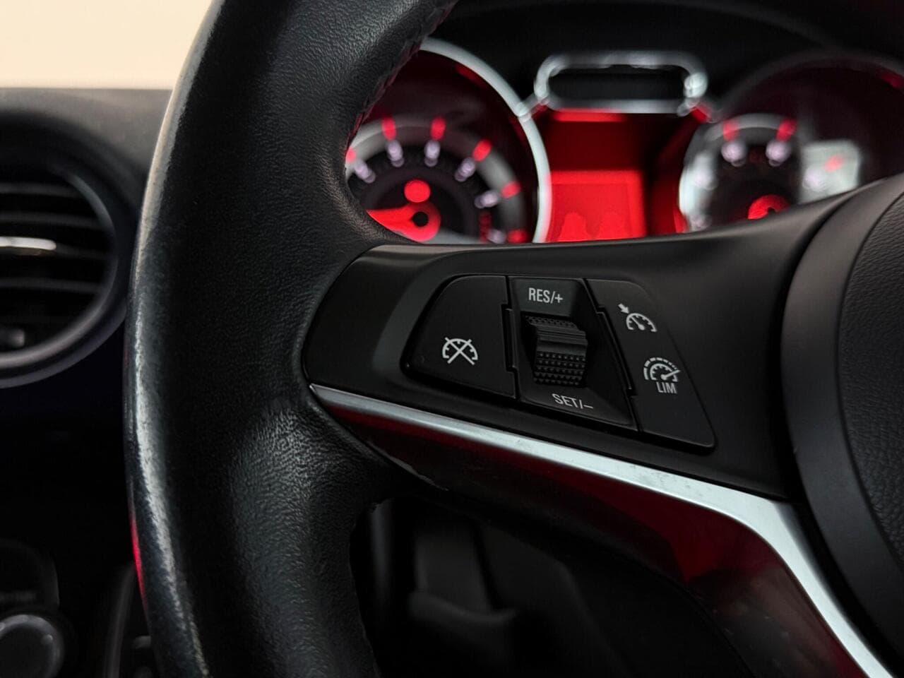 Vauxhall ADAM thumbnail Misc Controls