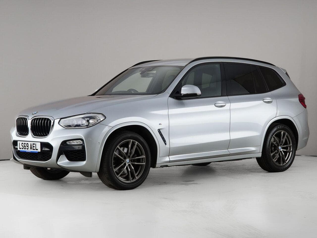 BMW X3 thumbnail Side Left