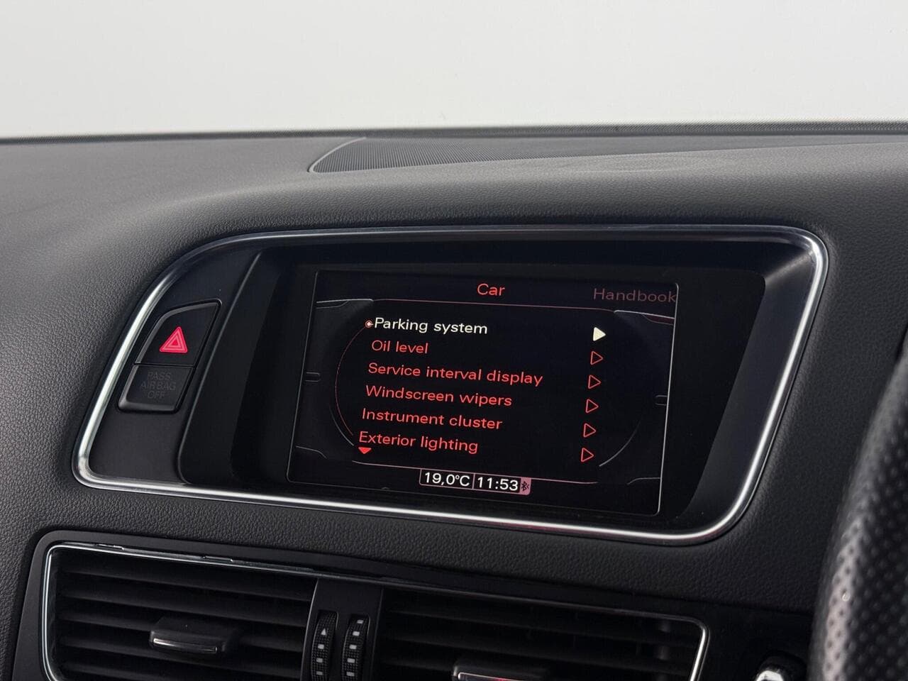 Audi Q5 thumbnail Infotainment System