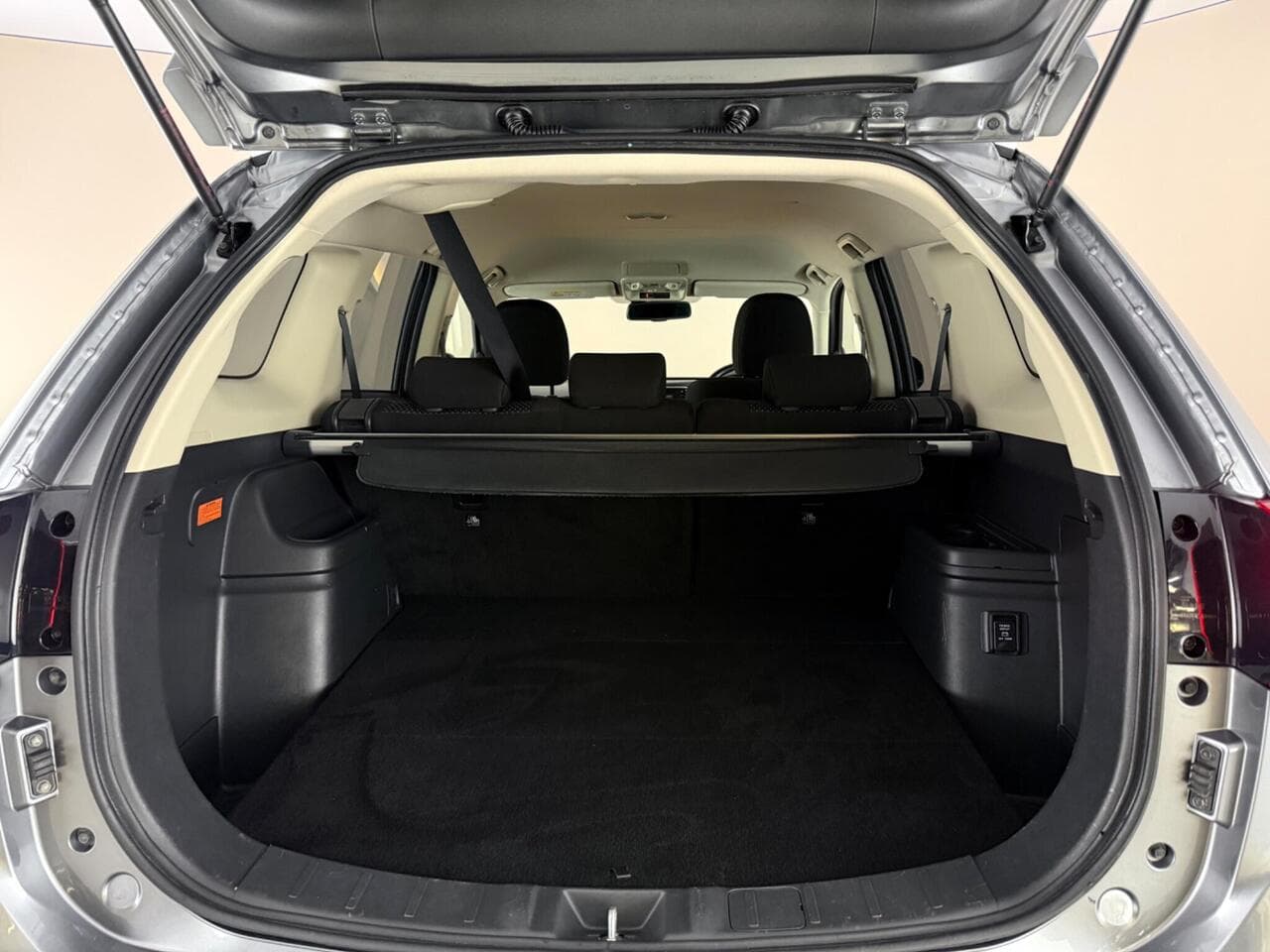 Mitsubishi Outlander thumbnail Boot