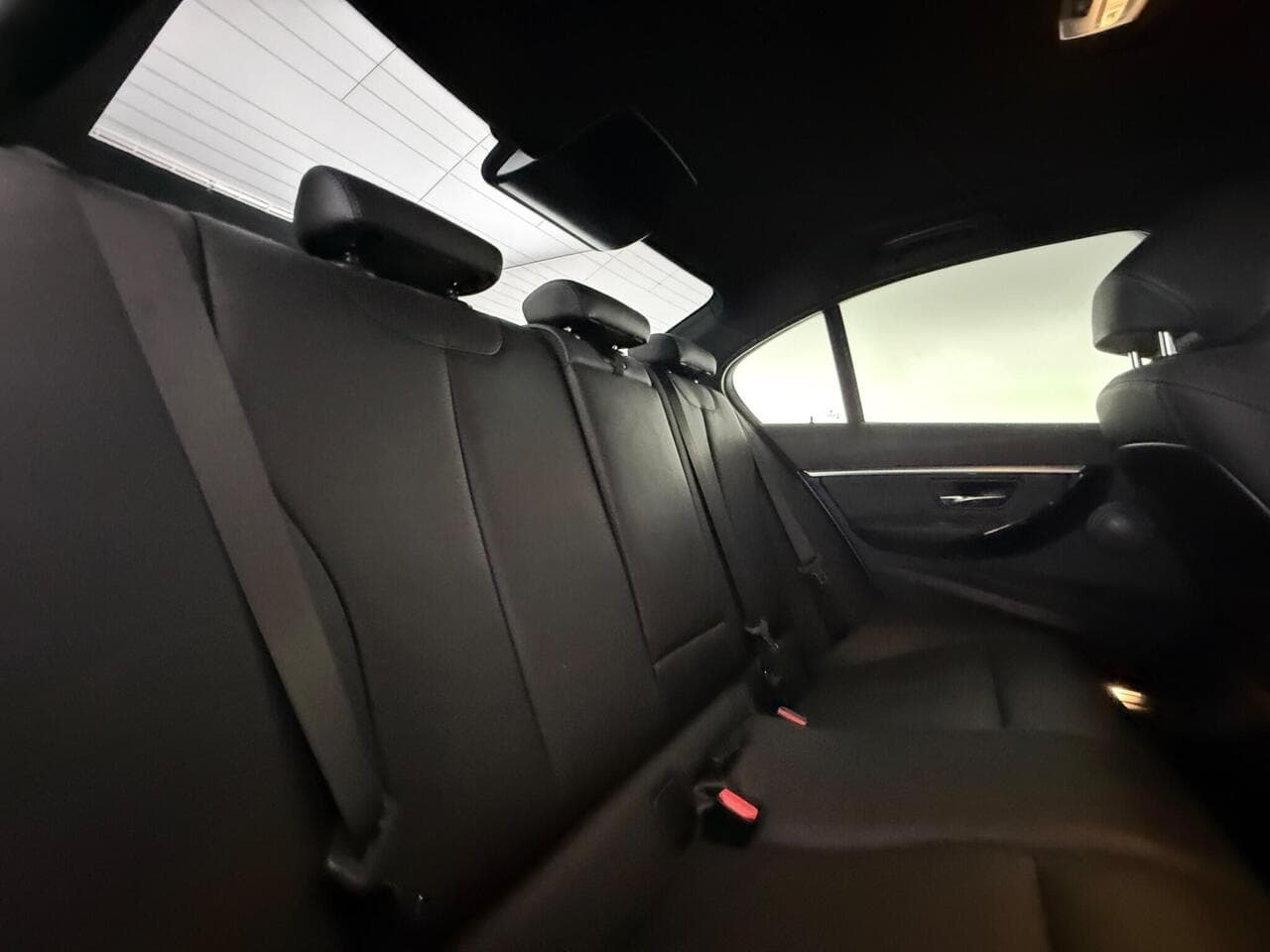 BMW 3 Series thumbnail Seats Rear