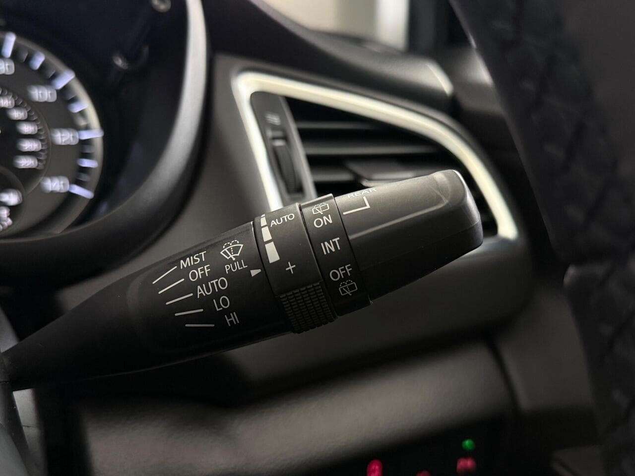 Suzuki S-Cross thumbnail Misc Controls