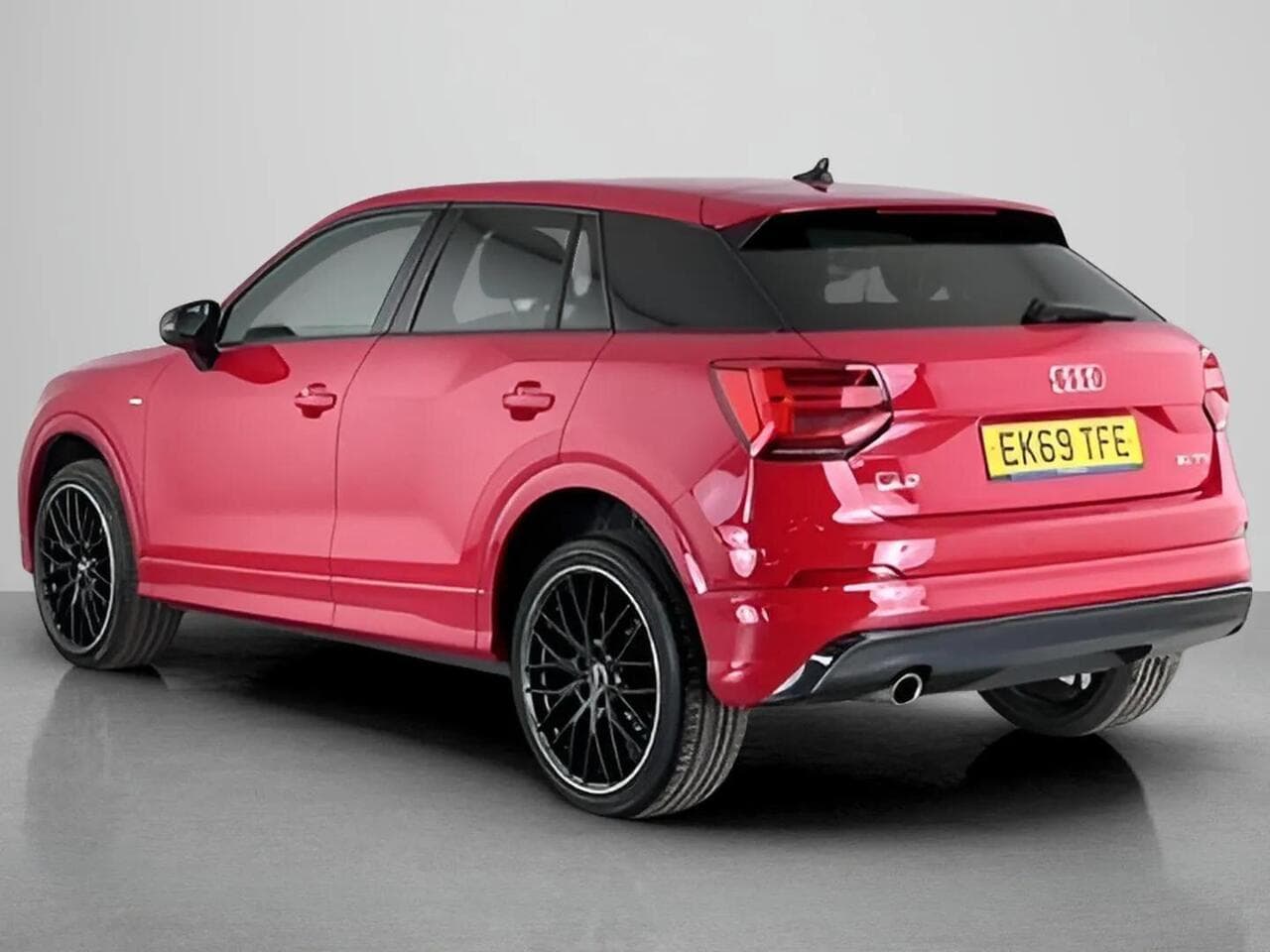 Audi Q2 thumbnail Rear Left