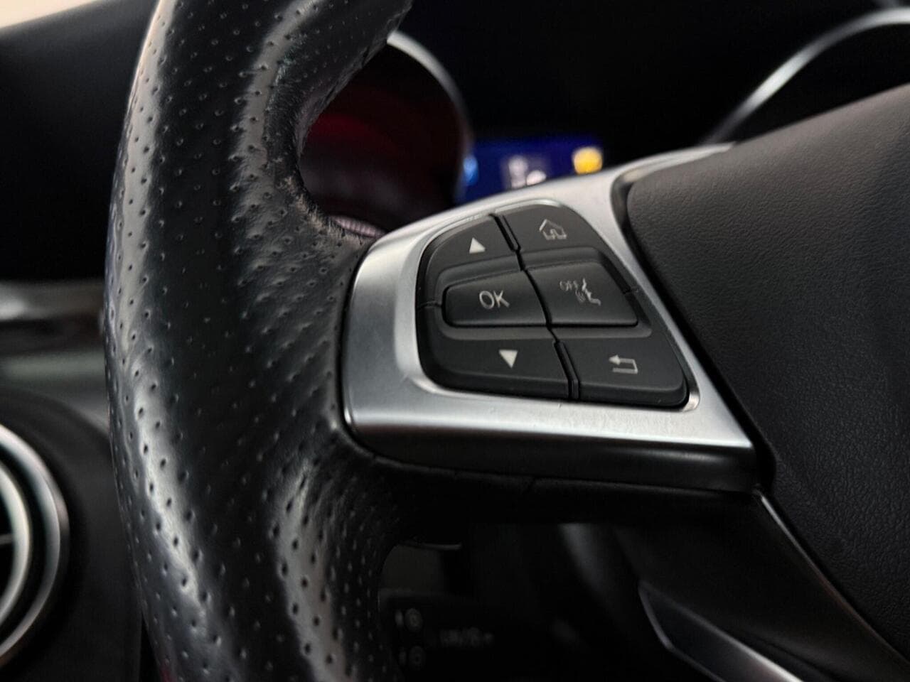 Mercedes-Benz GLC thumbnail Misc Controls