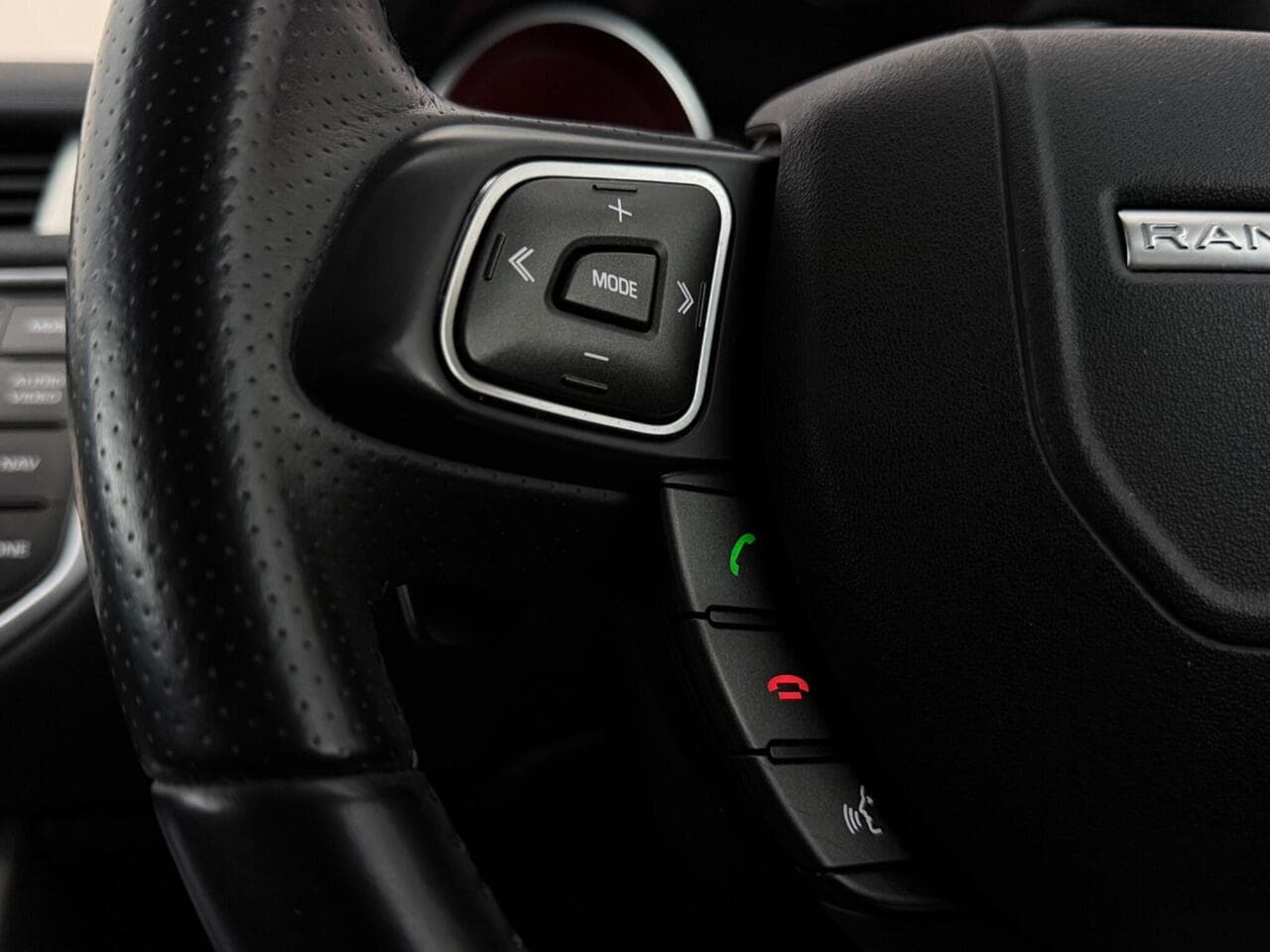 Land Rover Range Rover Evoque thumbnail Misc Controls