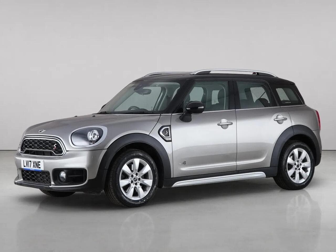 MINI Countryman thumbnail Front Left