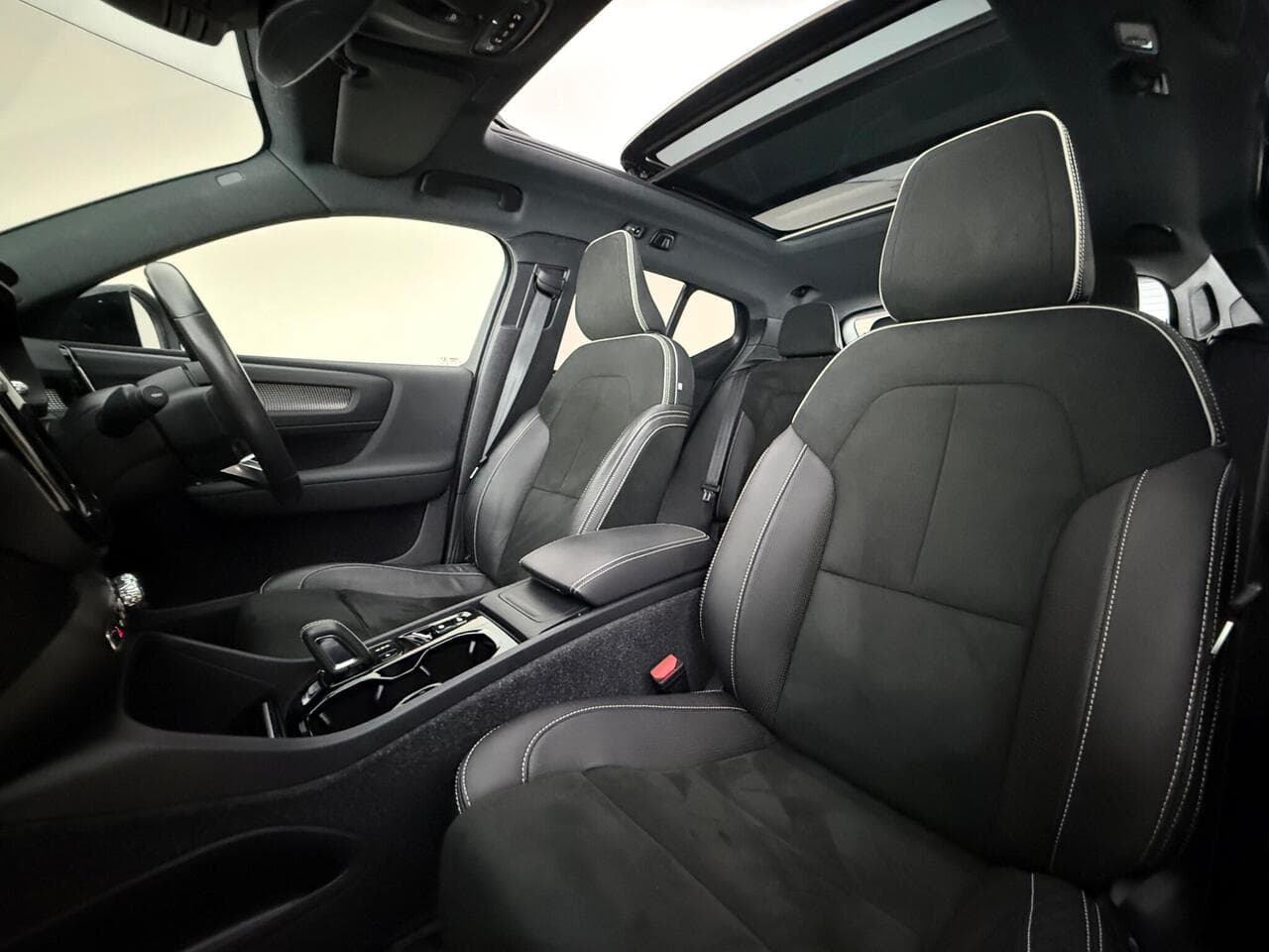 Volvo XC40 thumbnail Seat Front Passenger