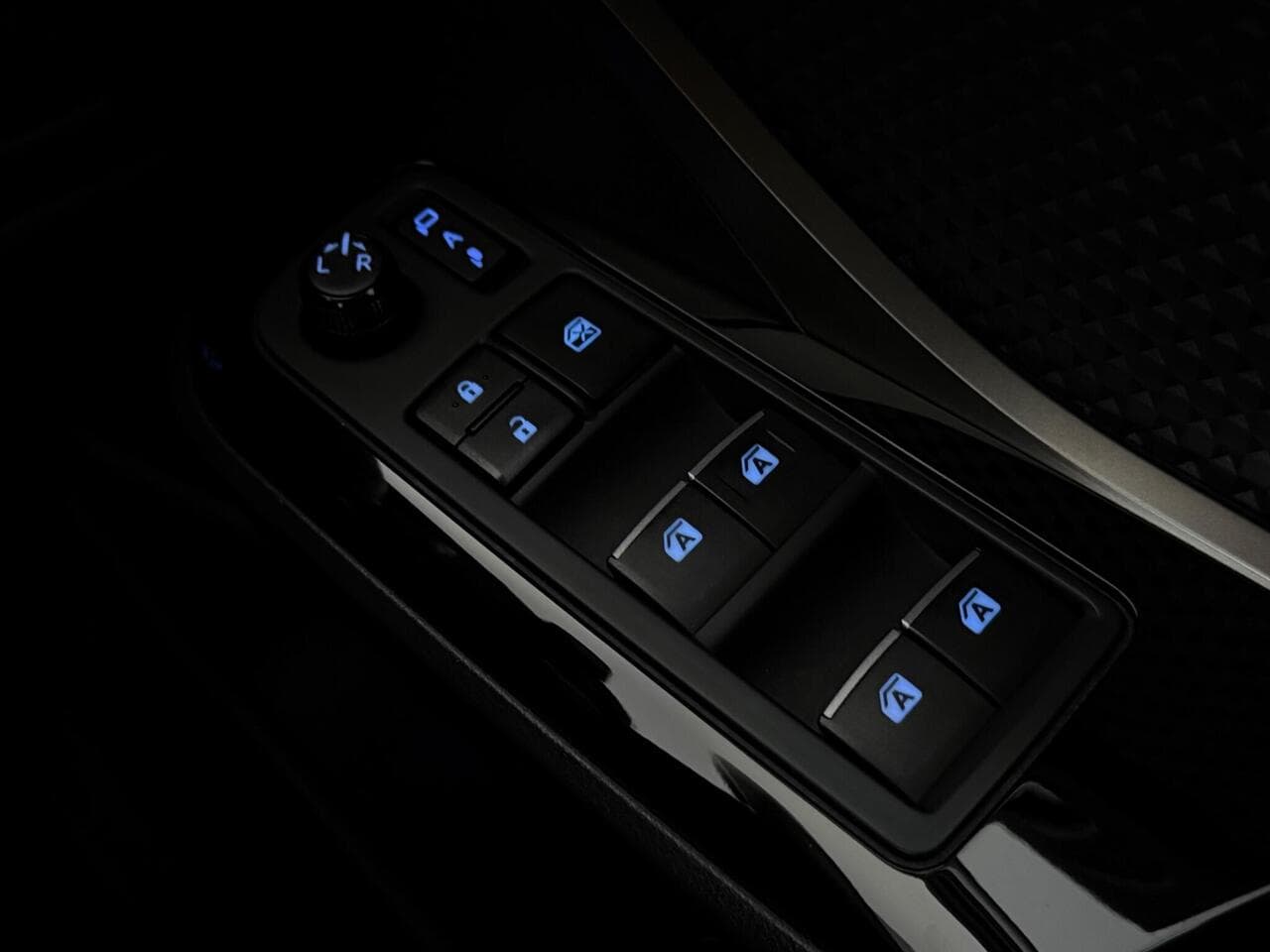 Toyota C-HR thumbnail Misc Controls