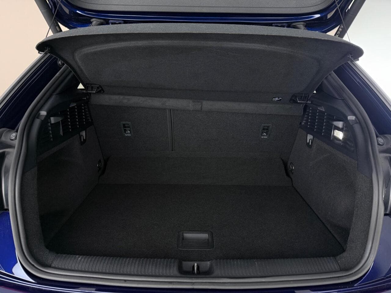 Audi Q2 thumbnail Boot