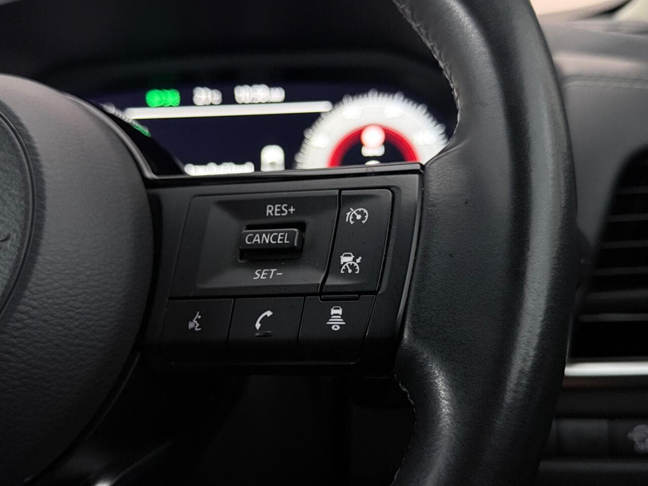 Nissan Qashqai thumbnail Misc Controls