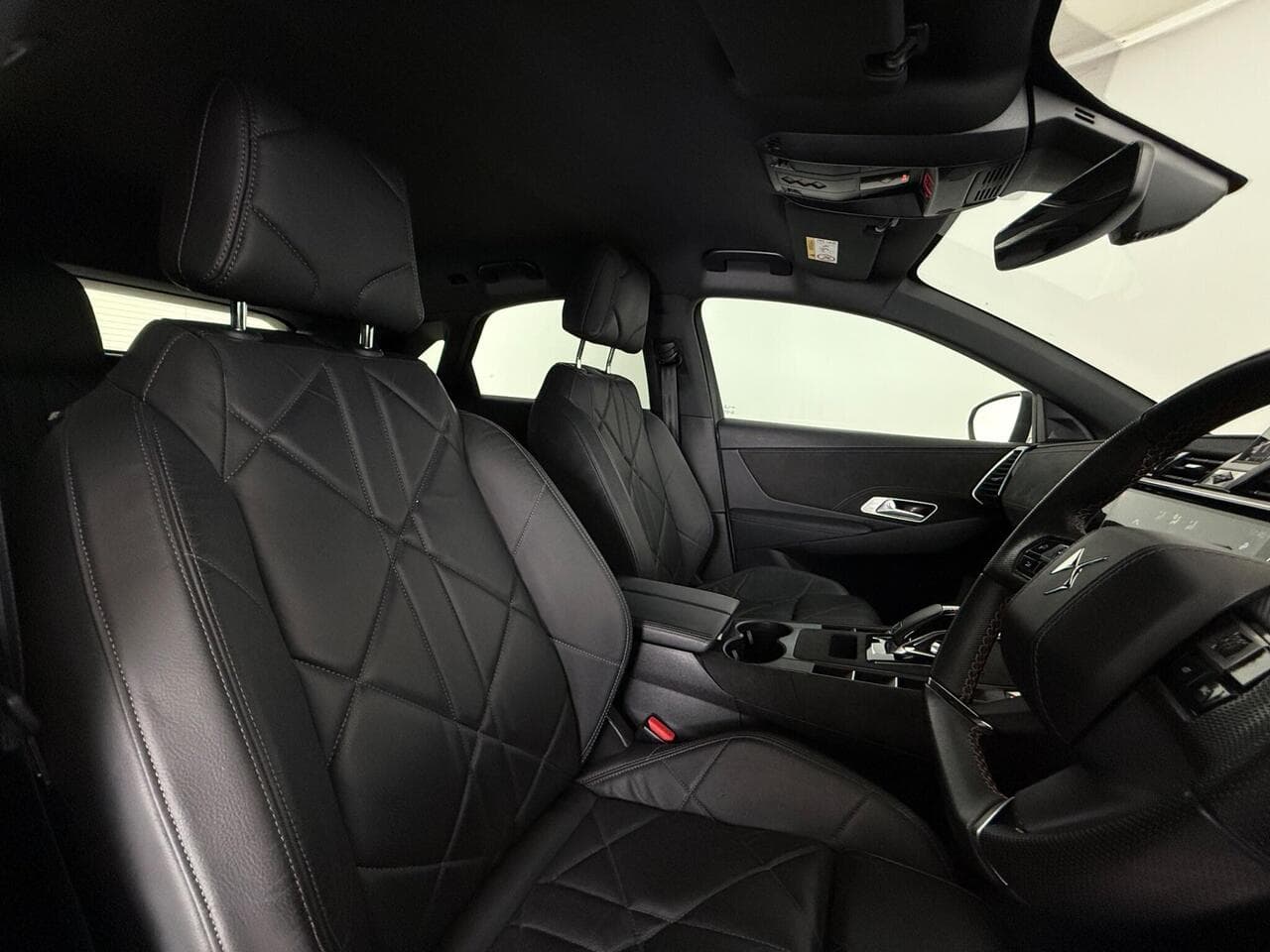 DS AUTOMOBILES DS 7 CROSSBACK thumbnail Seat Driver