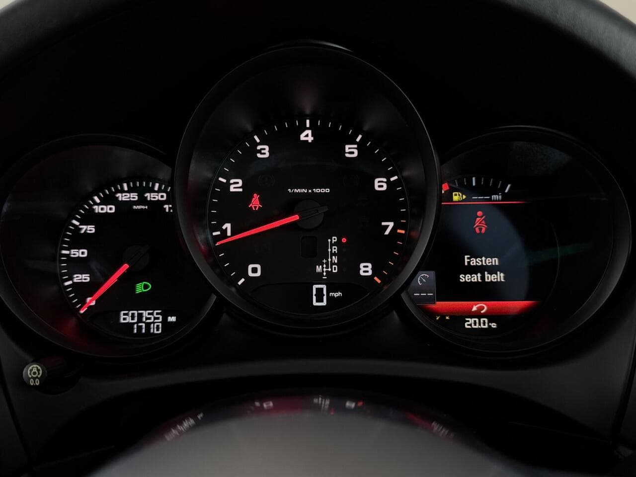 Porsche Macan thumbnail Driver Instruments