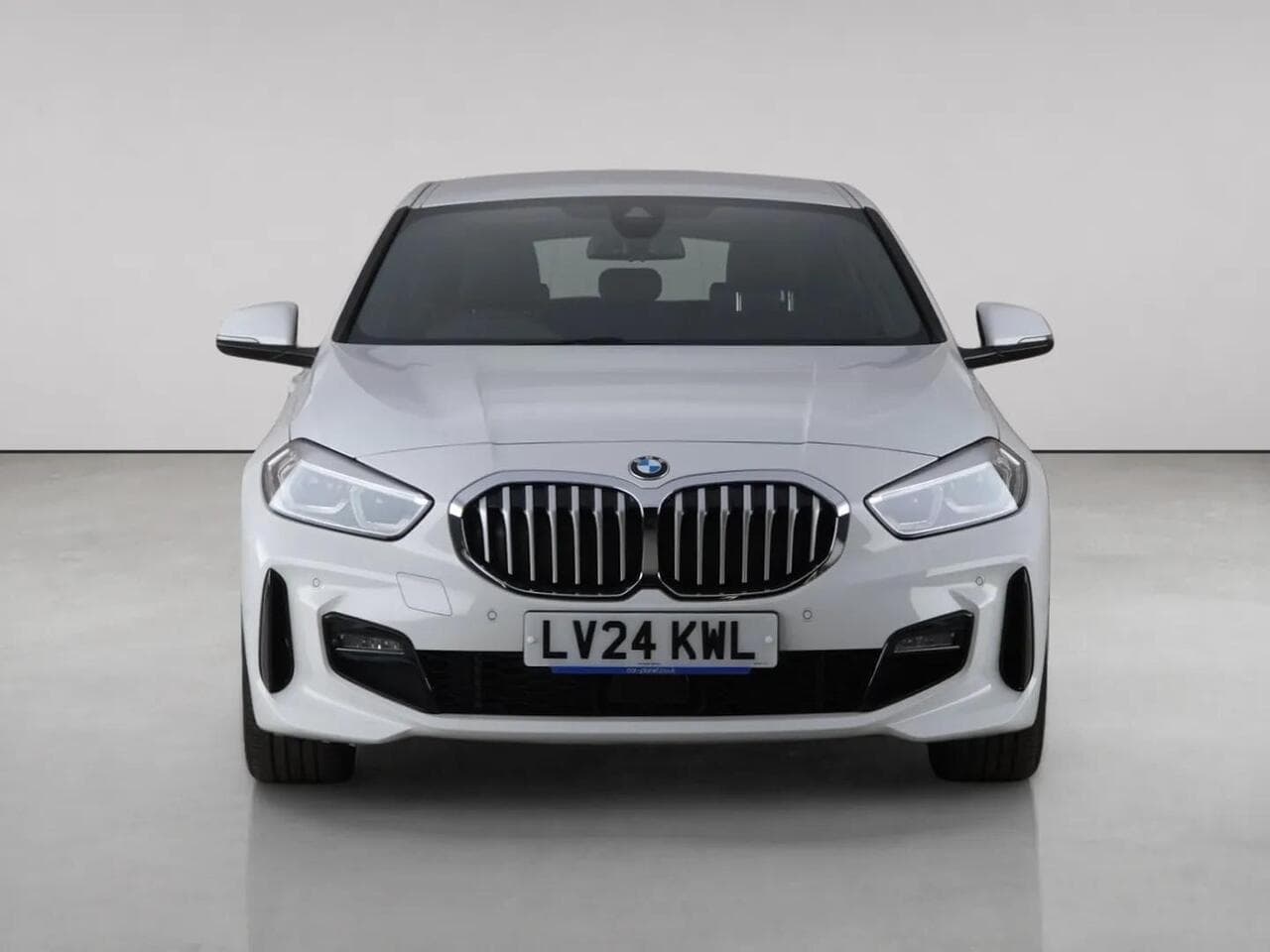 BMW 1 Series thumbnail Front