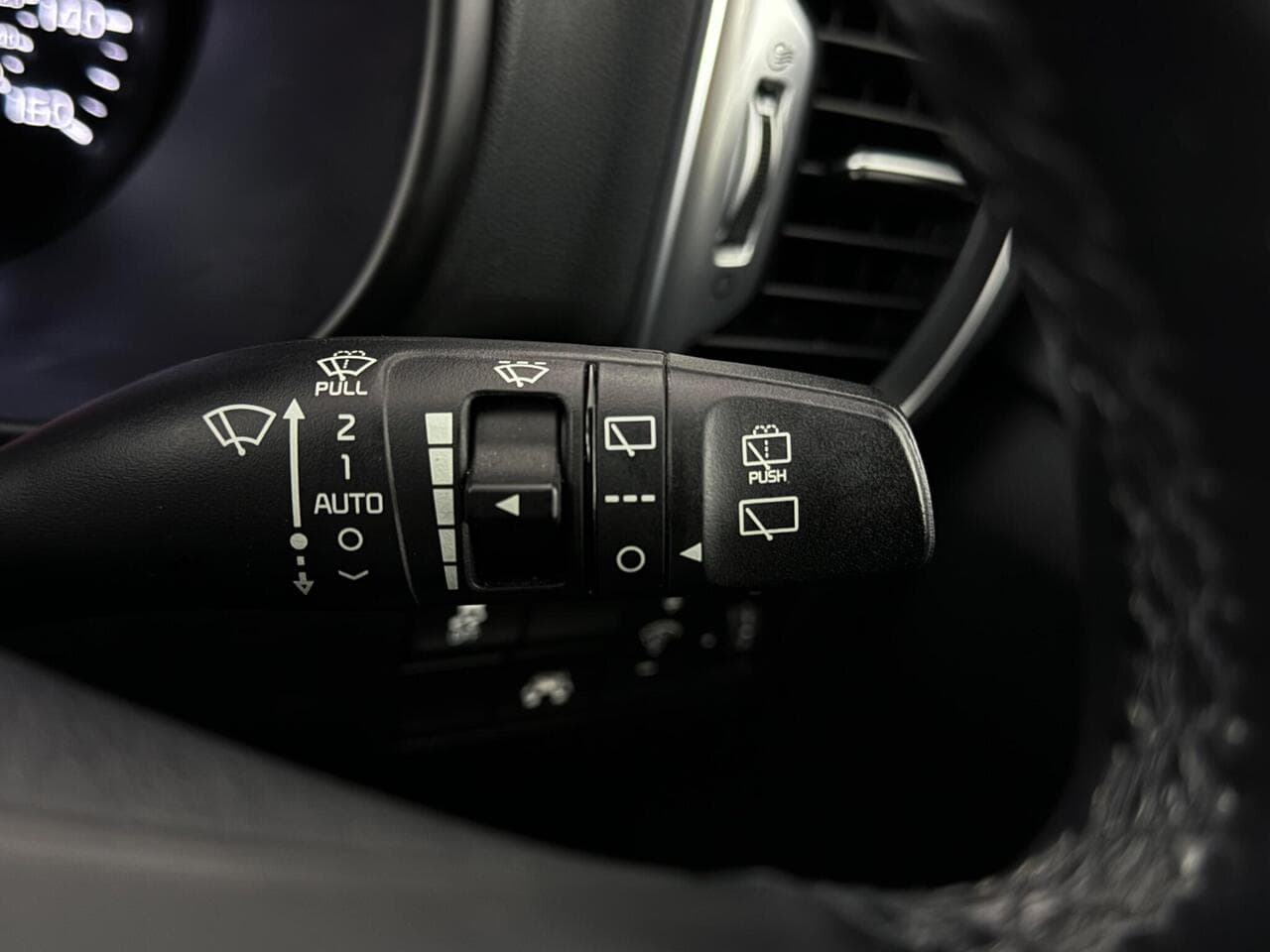 Kia Sportage thumbnail Misc Controls