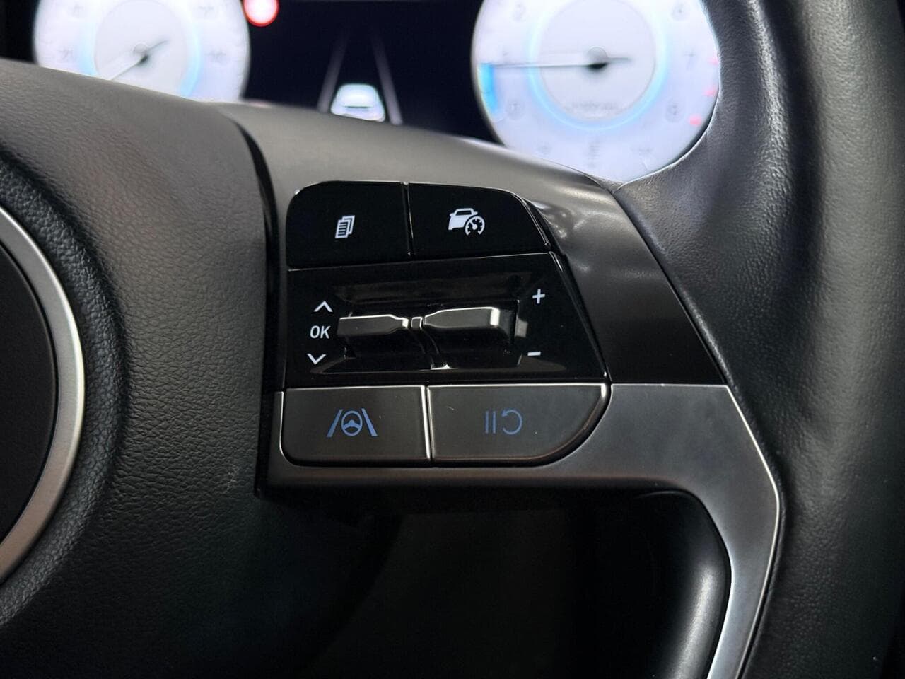 Hyundai TUCSON thumbnail Misc Controls