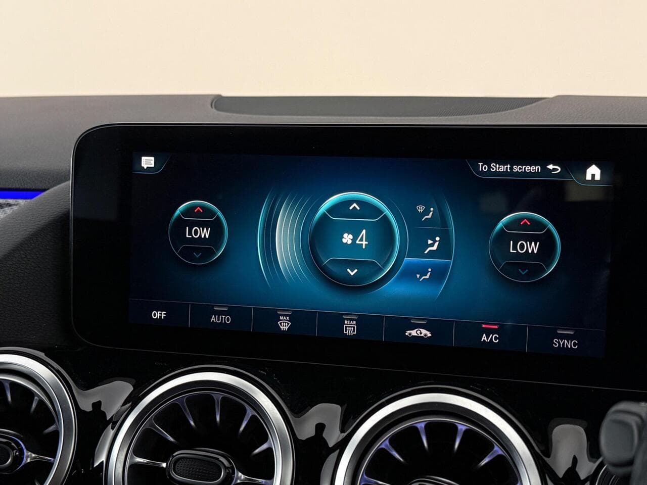 Mercedes-Benz GLA thumbnail Infotainment System