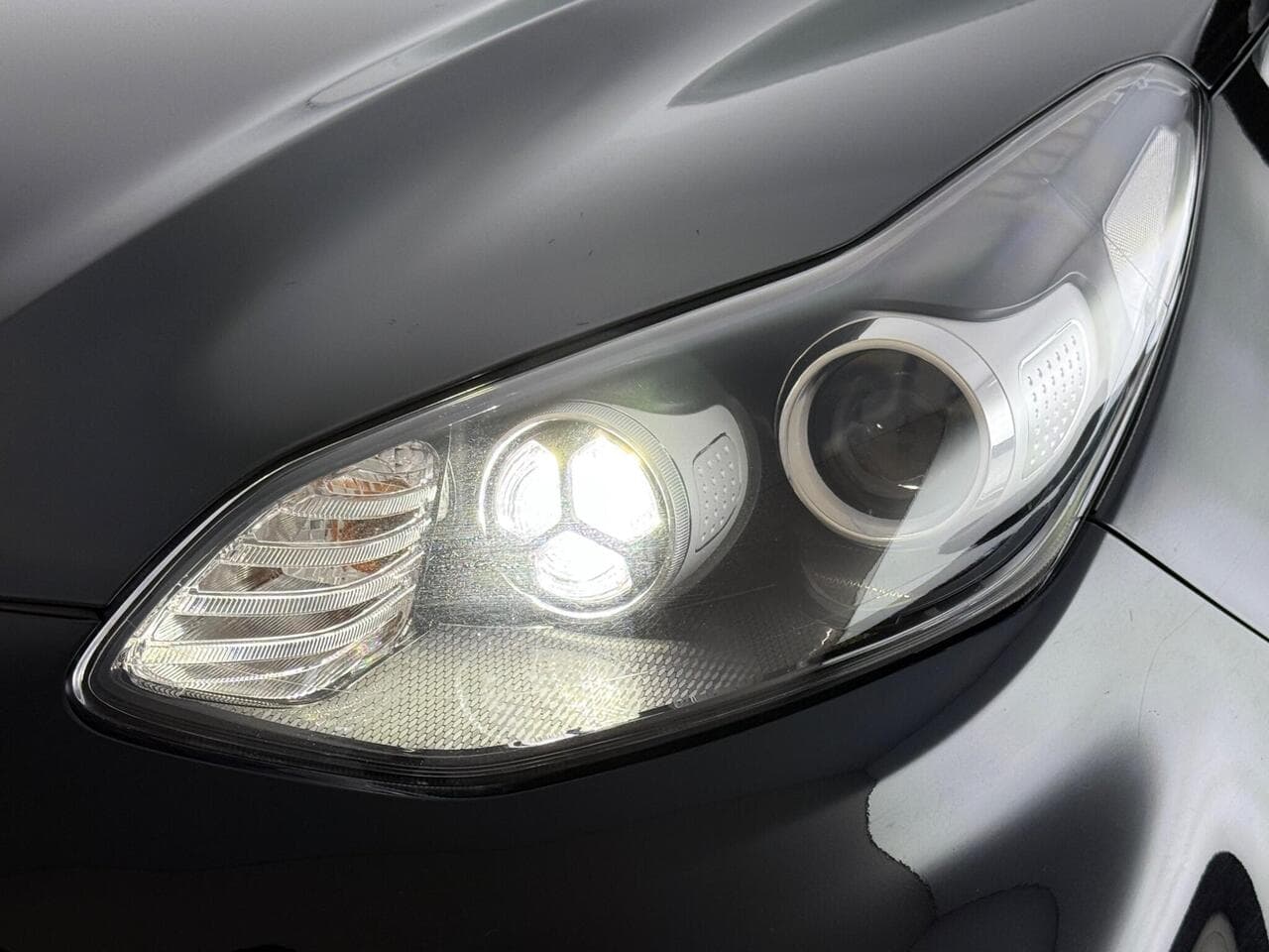 Kia Sportage thumbnail Lights Front