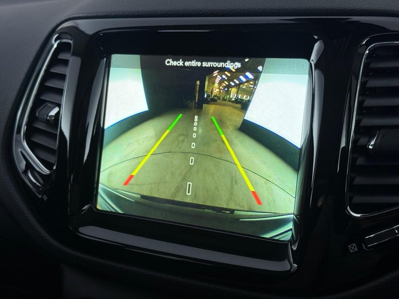 Jeep Compass thumbnail Infotainment System