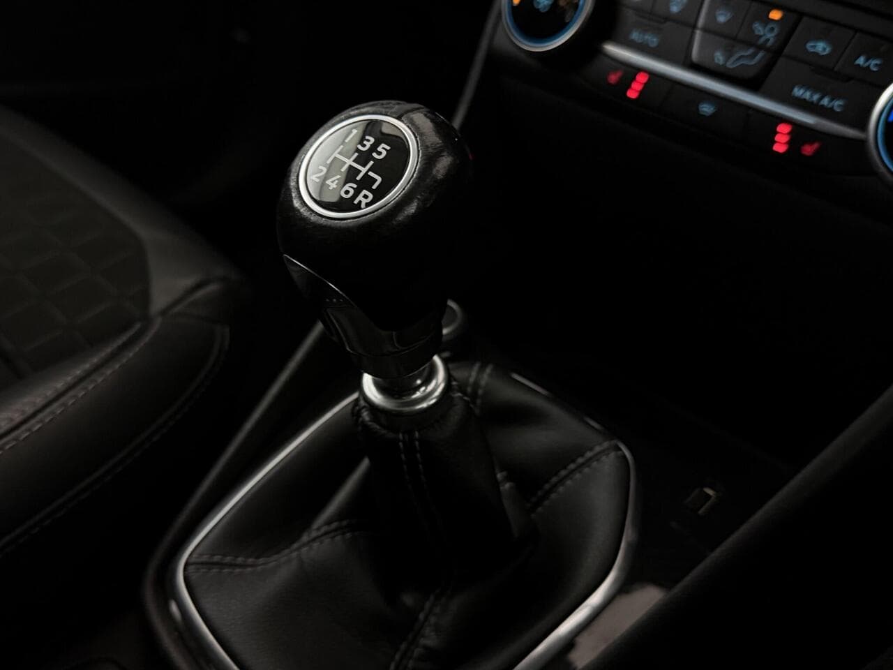 Ford Fiesta thumbnail Interior Front