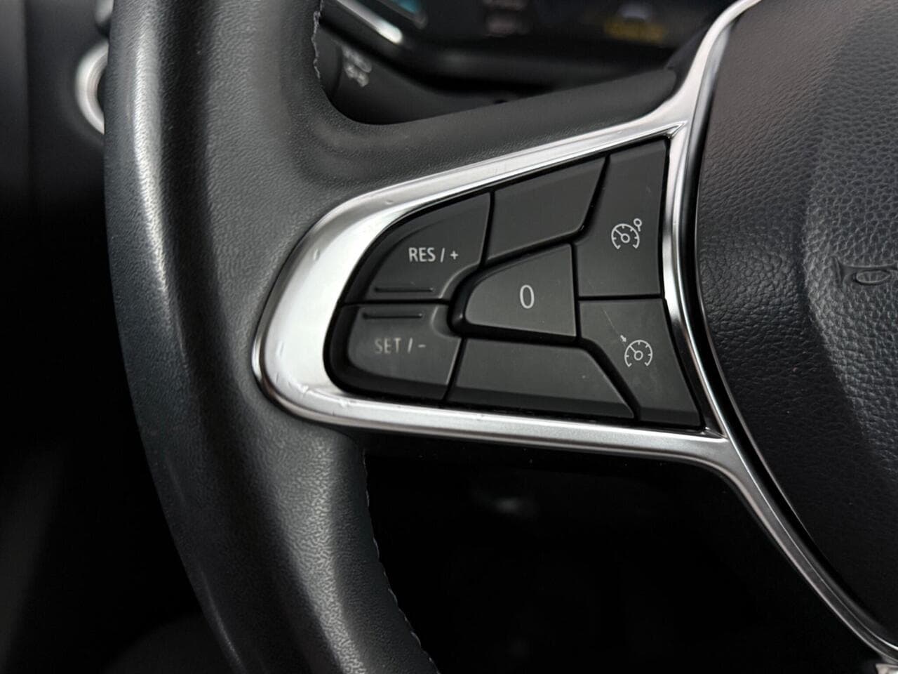Renault Captur thumbnail Misc Controls
