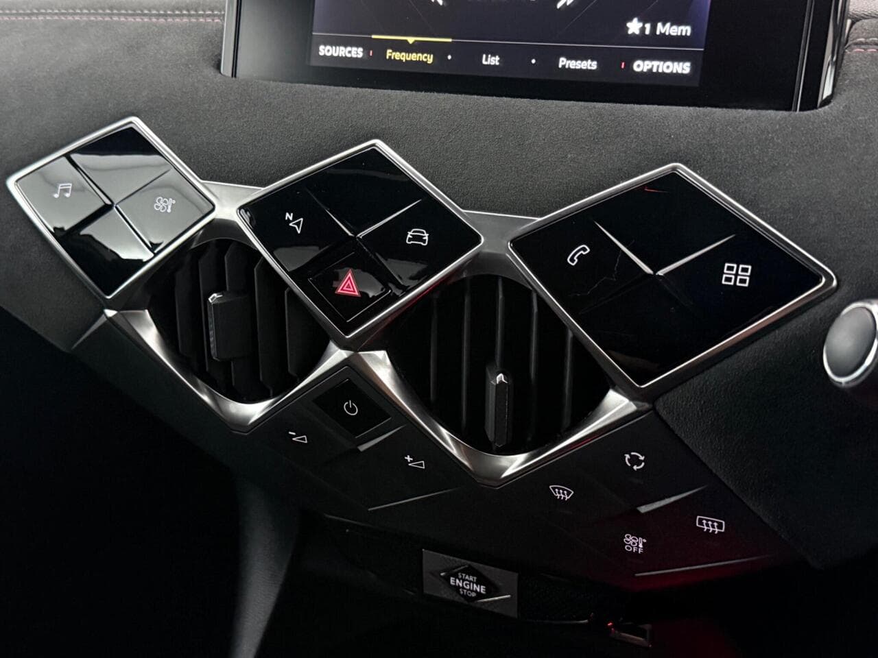 DS AUTOMOBILES DS 3 CROSSBACK thumbnail Inconclusive