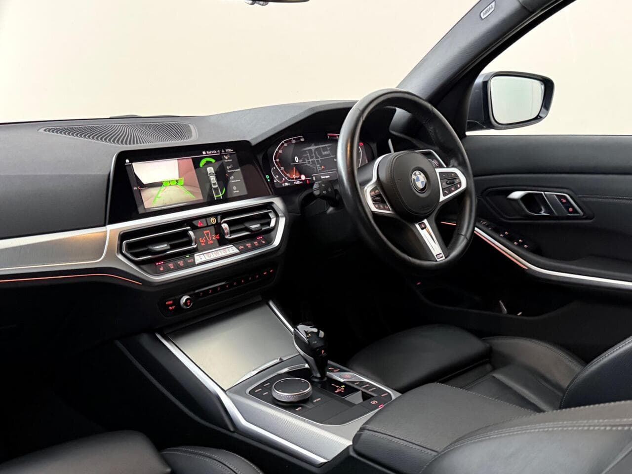 BMW 3 Series thumbnail Interior Front