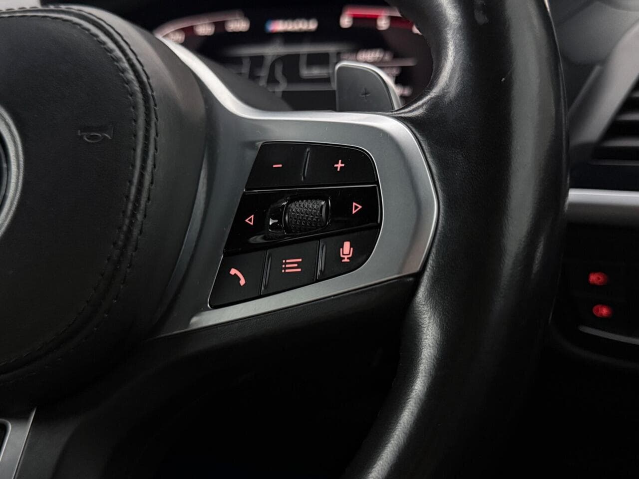 BMW X4 thumbnail Misc Controls