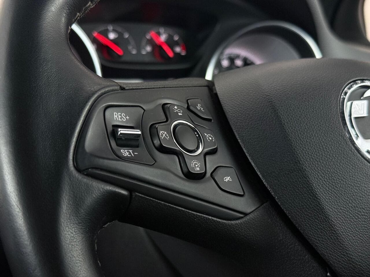 Vauxhall Astra thumbnail Misc Controls