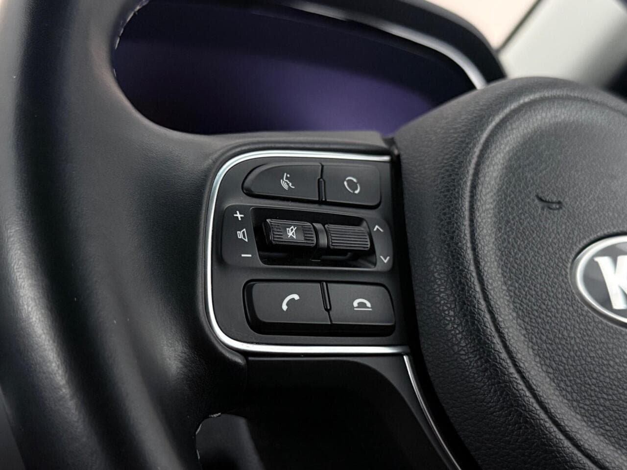 Kia Niro thumbnail Misc Controls