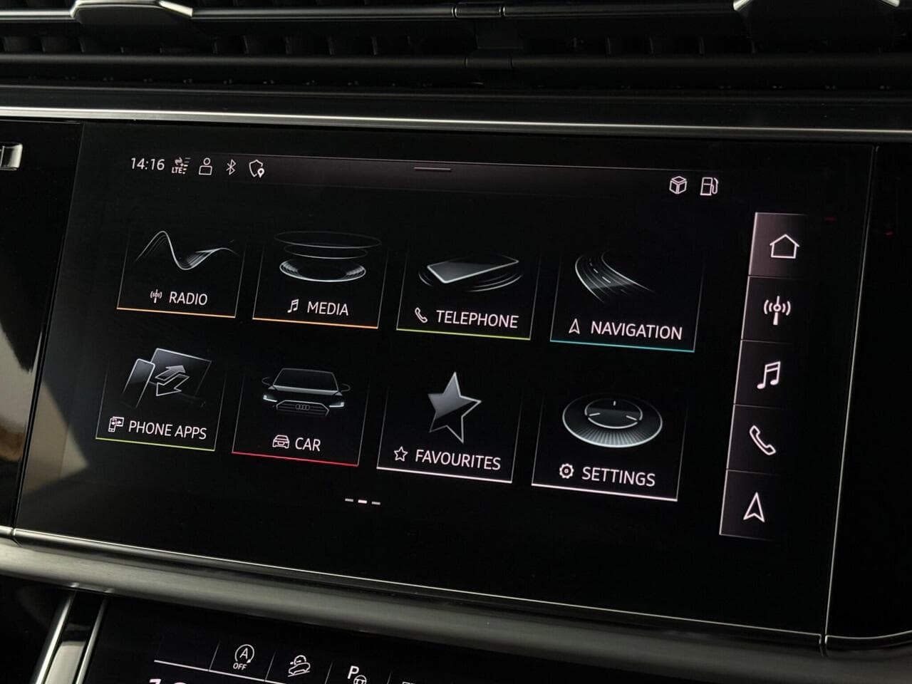 Audi Q8 thumbnail Infotainment System