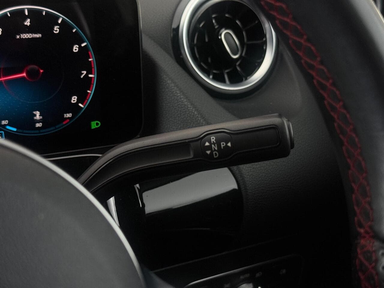 Mercedes-Benz GLA thumbnail Misc Controls