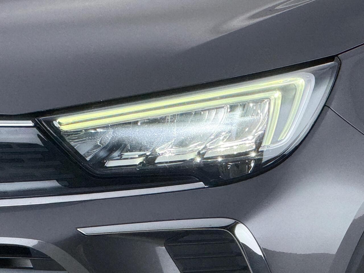 Vauxhall Crossland thumbnail Lights Front