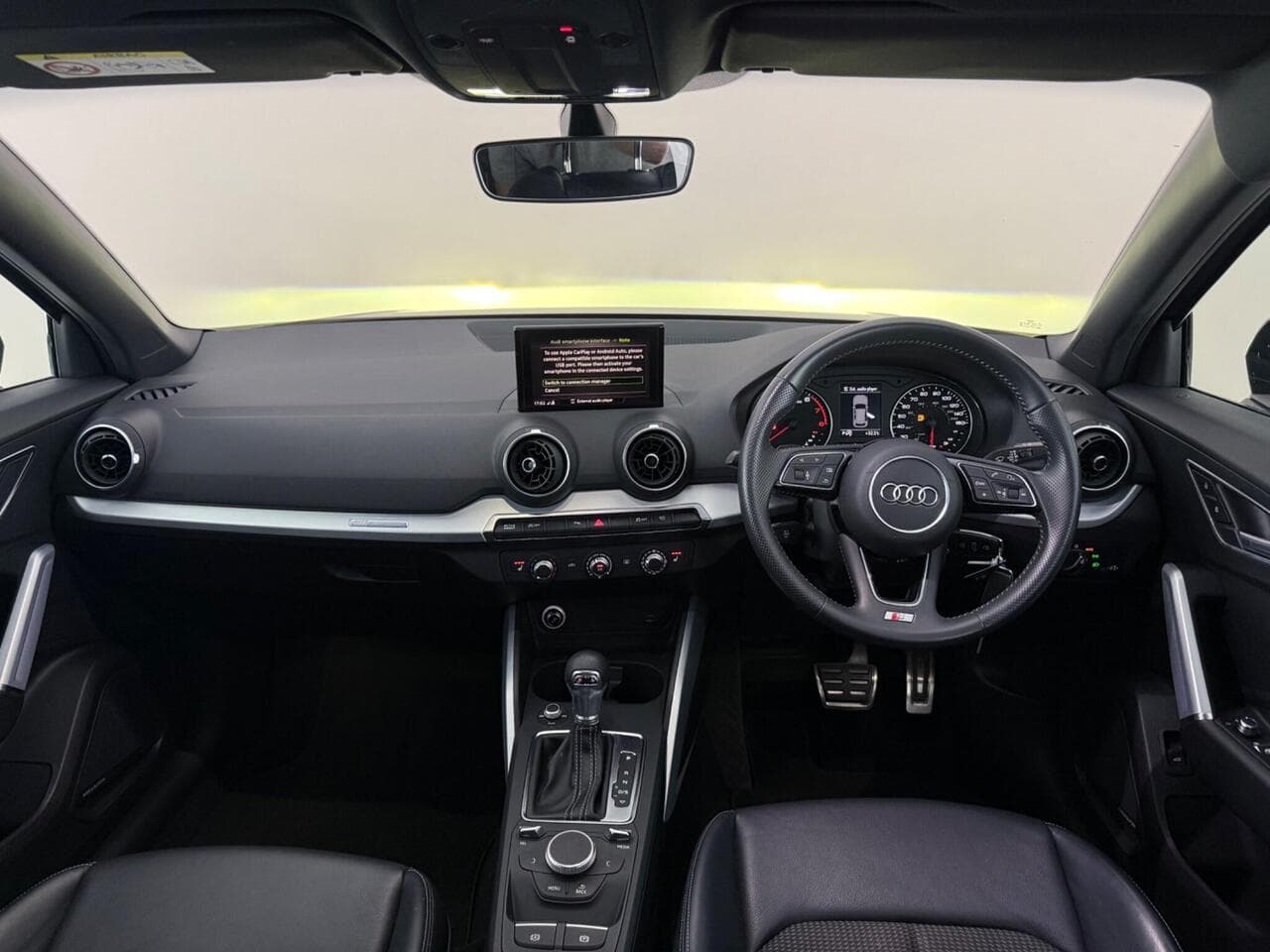 Audi Q2 thumbnail Interior Front