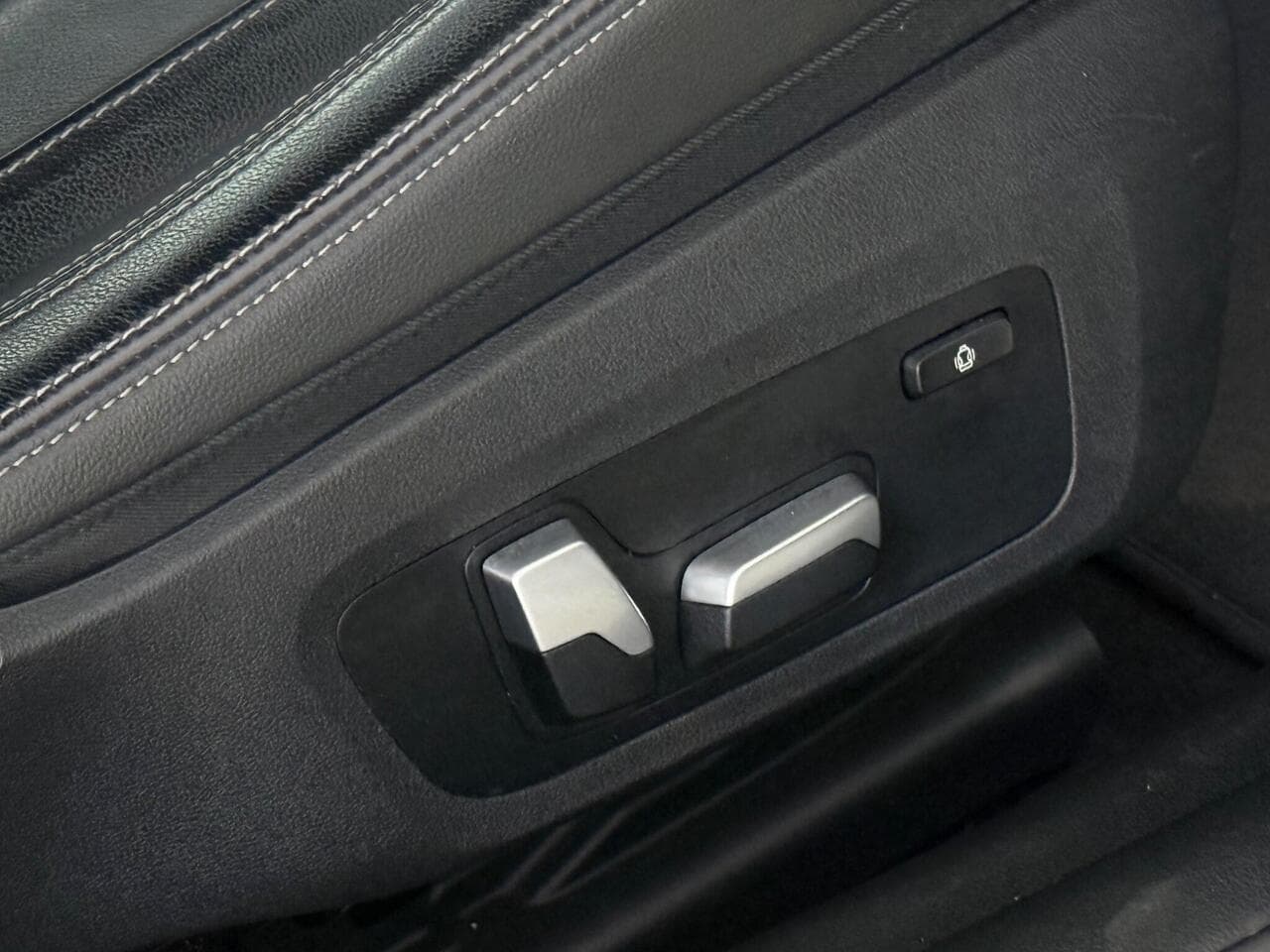 BMW 4 Series thumbnail Misc Controls