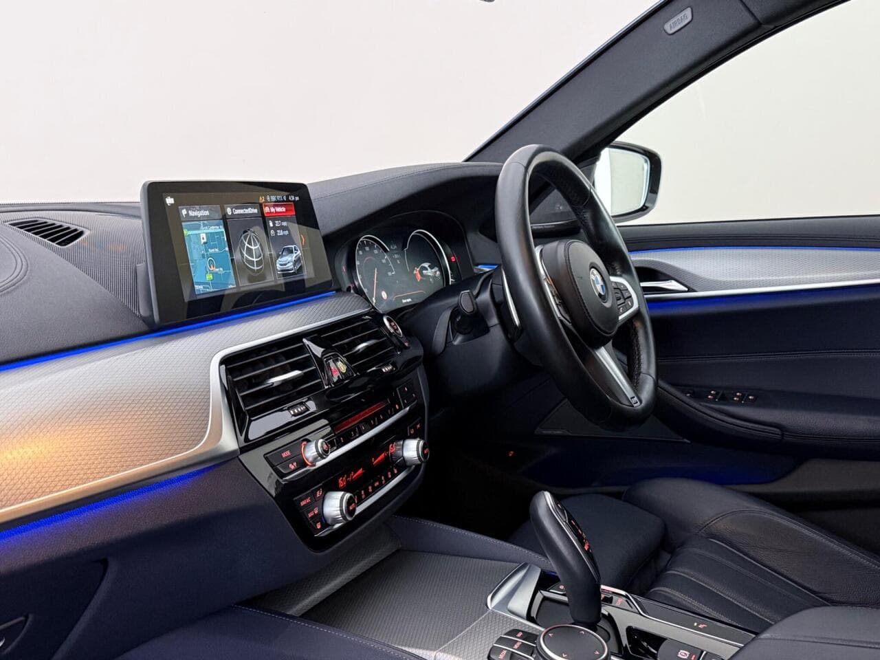 BMW 5 Series thumbnail Interior Front