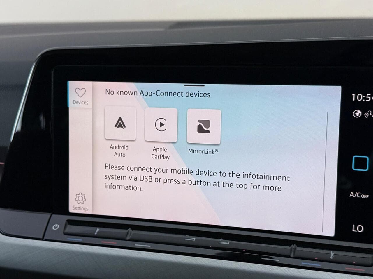 Volkswagen Golf thumbnail Infotainment System