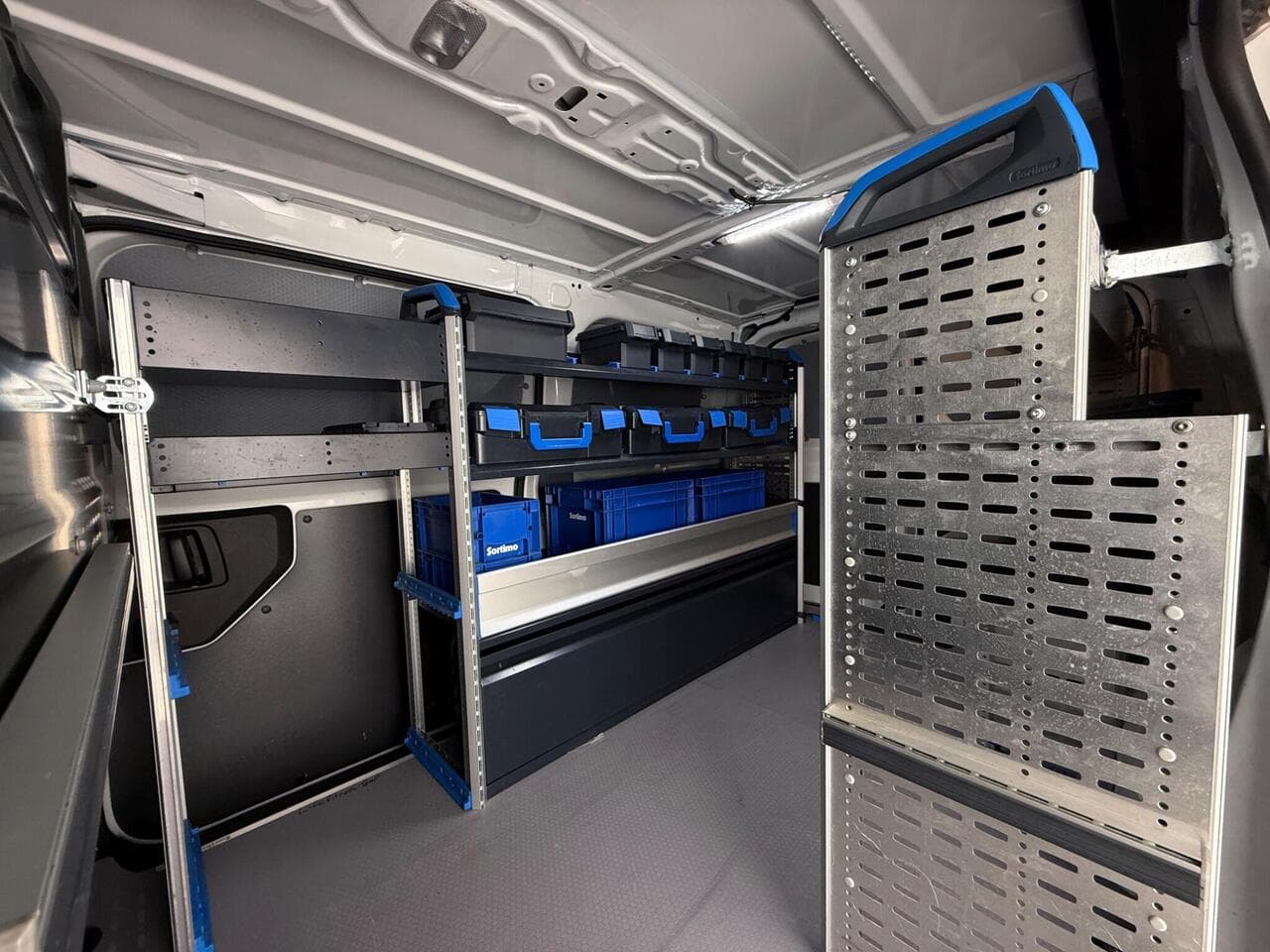 Citroen Dispatch thumbnail Cargo Space