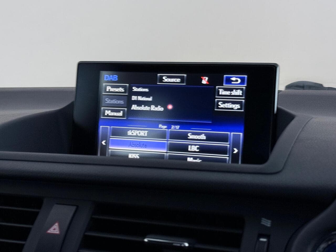 Lexus CT thumbnail Infotainment System