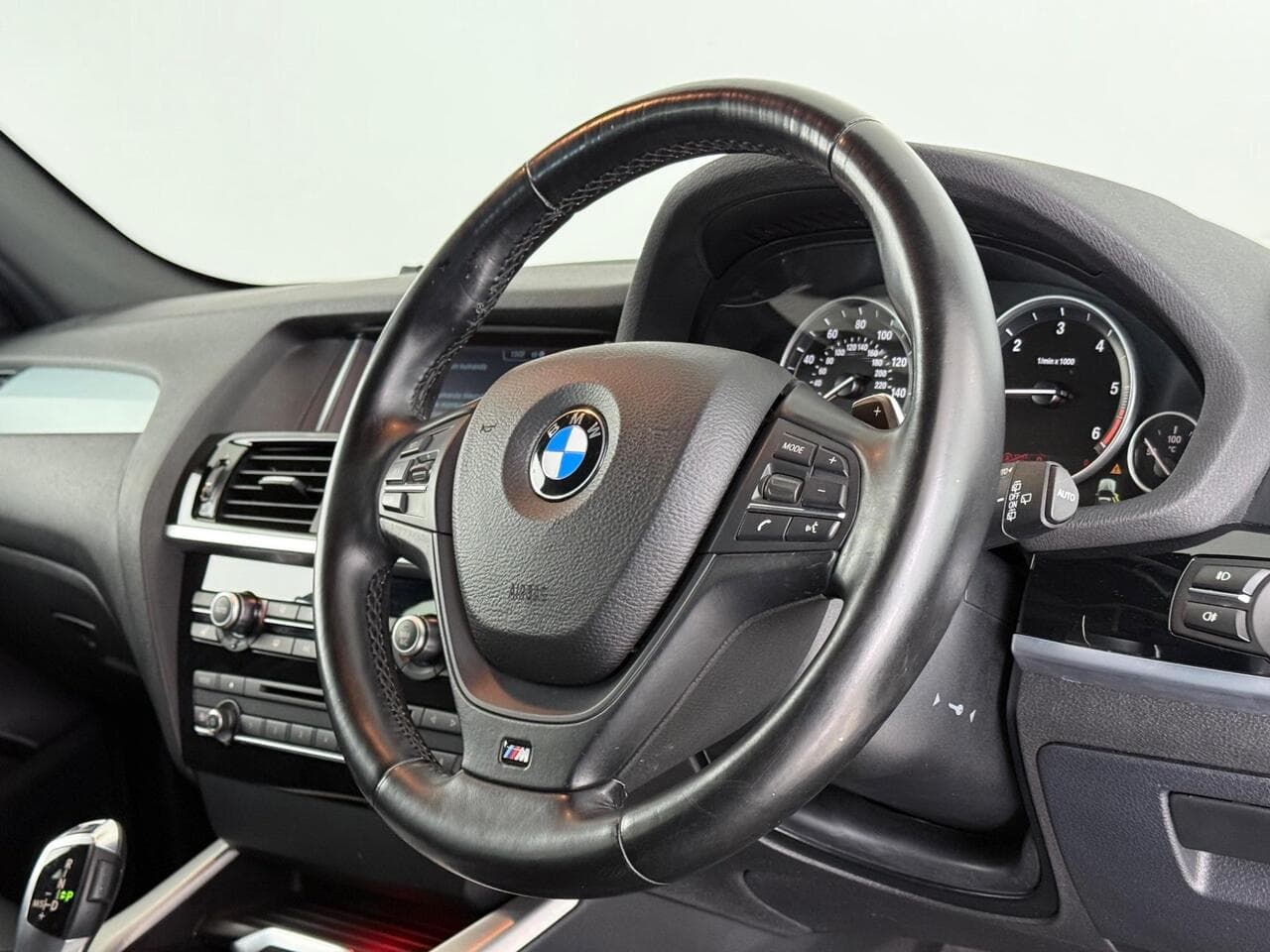 BMW X3 thumbnail Steering Wheel
