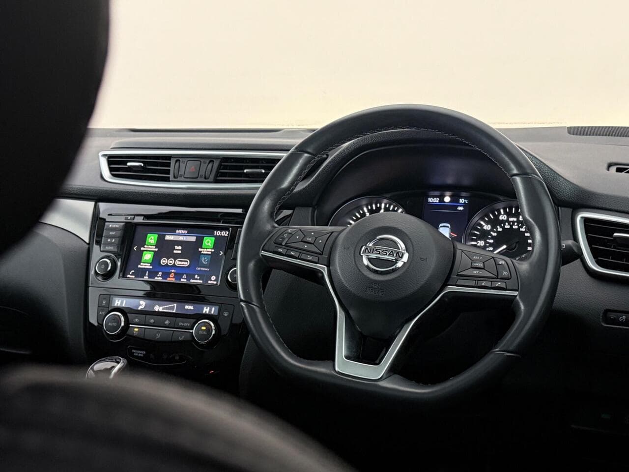 Nissan Qashqai thumbnail Steering Wheel