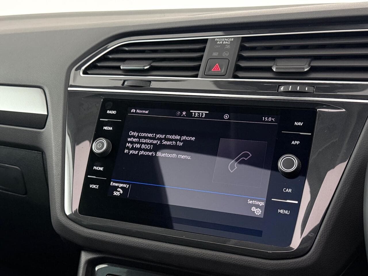 Volkswagen Tiguan thumbnail Infotainment System
