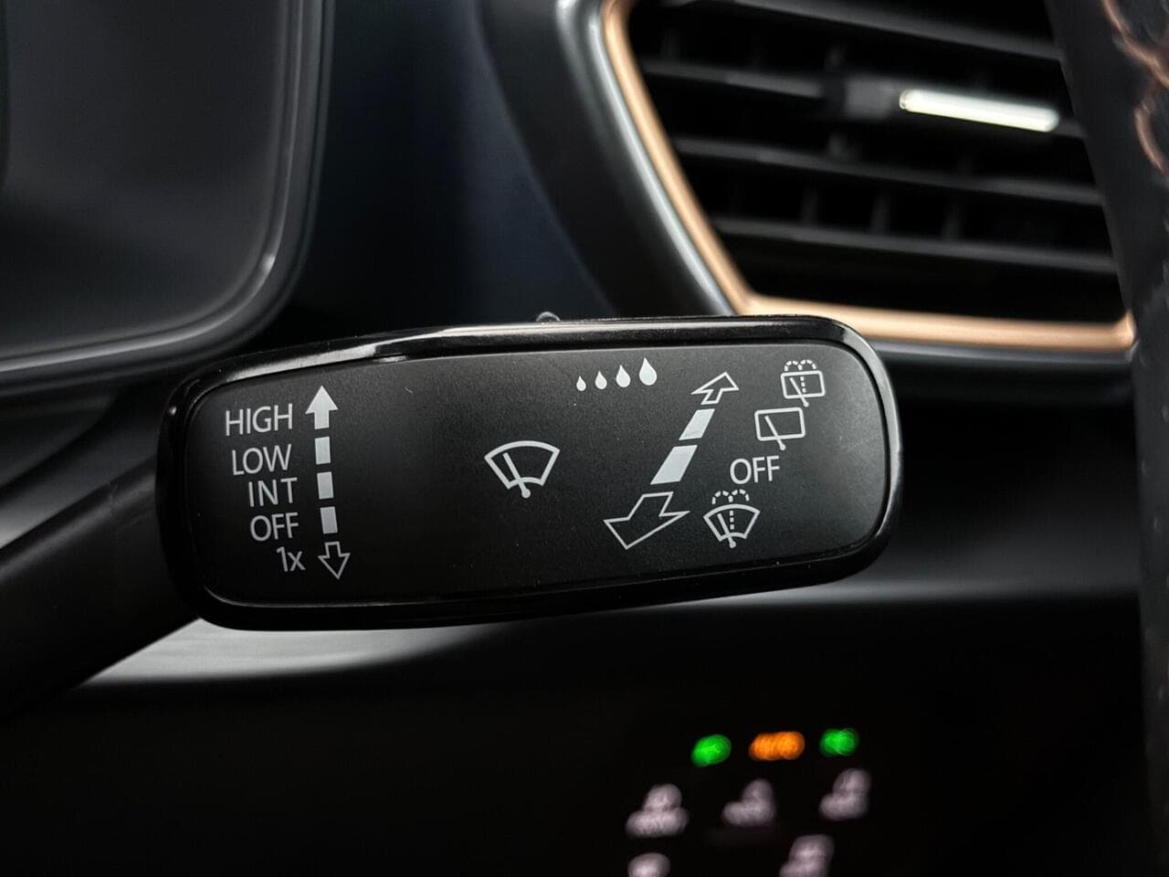 CUPRA Formentor thumbnail Misc Controls