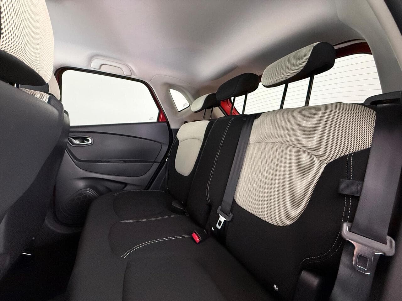 Renault Captur thumbnail Seats Rear