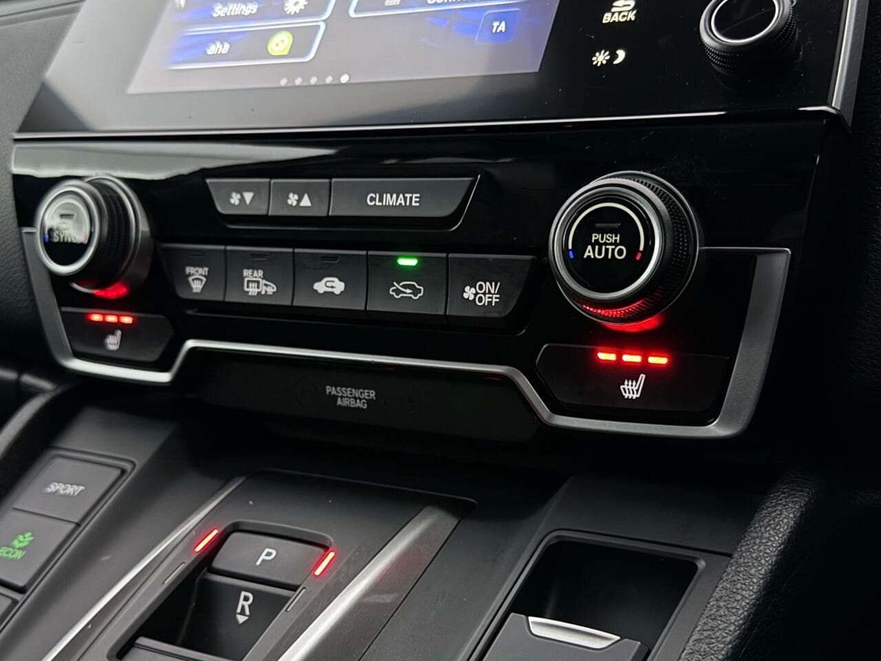 Honda CR-V thumbnail Infotainment System