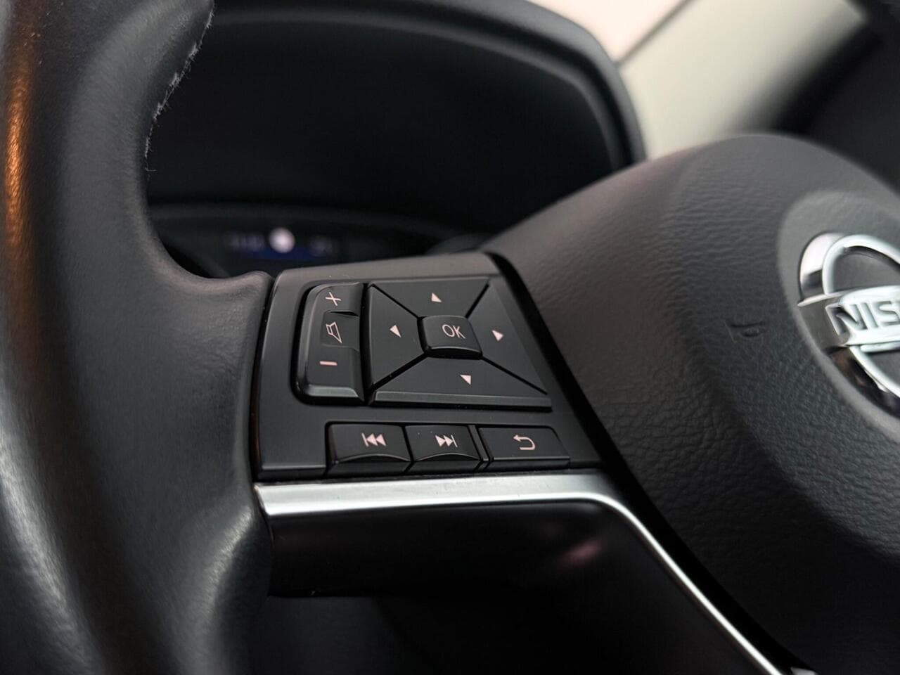 Nissan Qashqai thumbnail Misc Controls