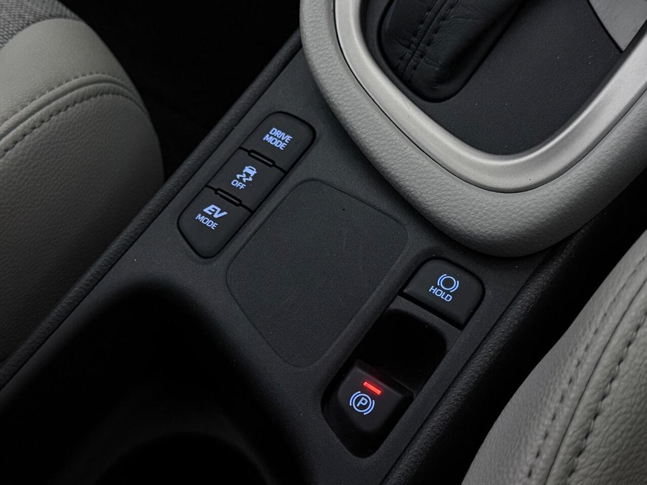 Toyota Yaris thumbnail Misc Controls