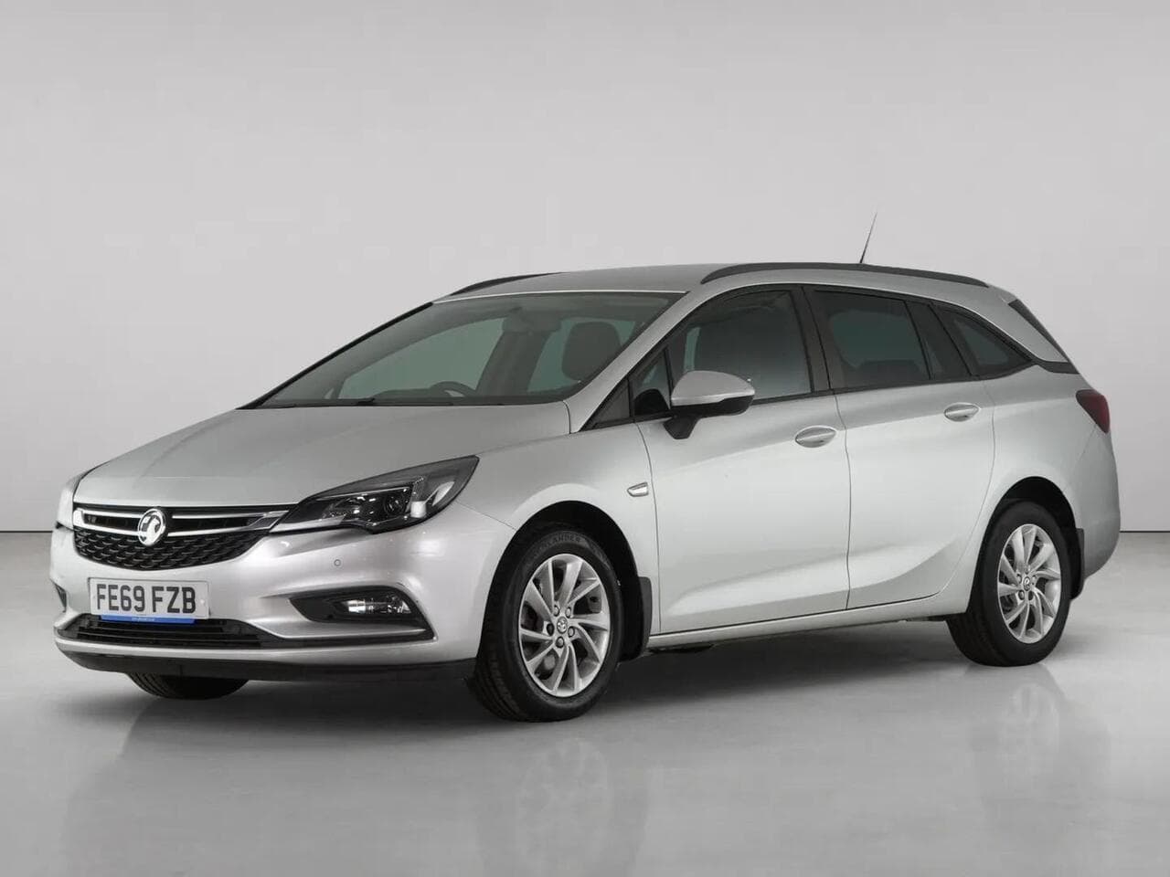 Vauxhall Astra thumbnail Front Left