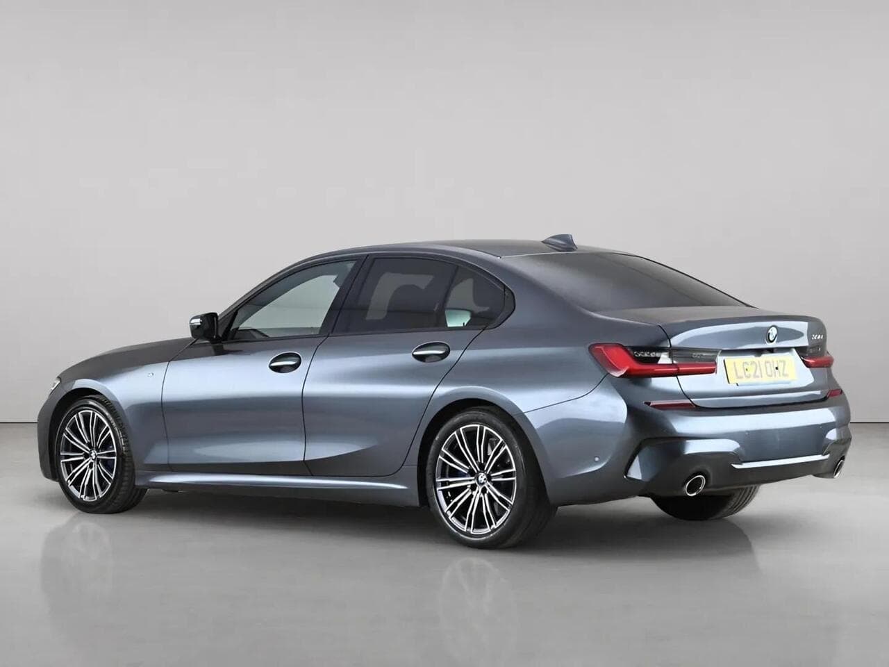BMW 3 Series thumbnail Rear Left