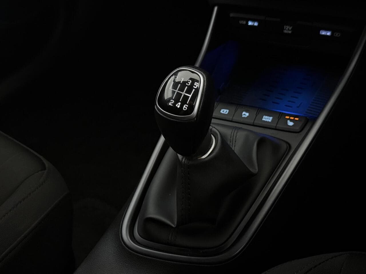Hyundai BAYON thumbnail Interior Front