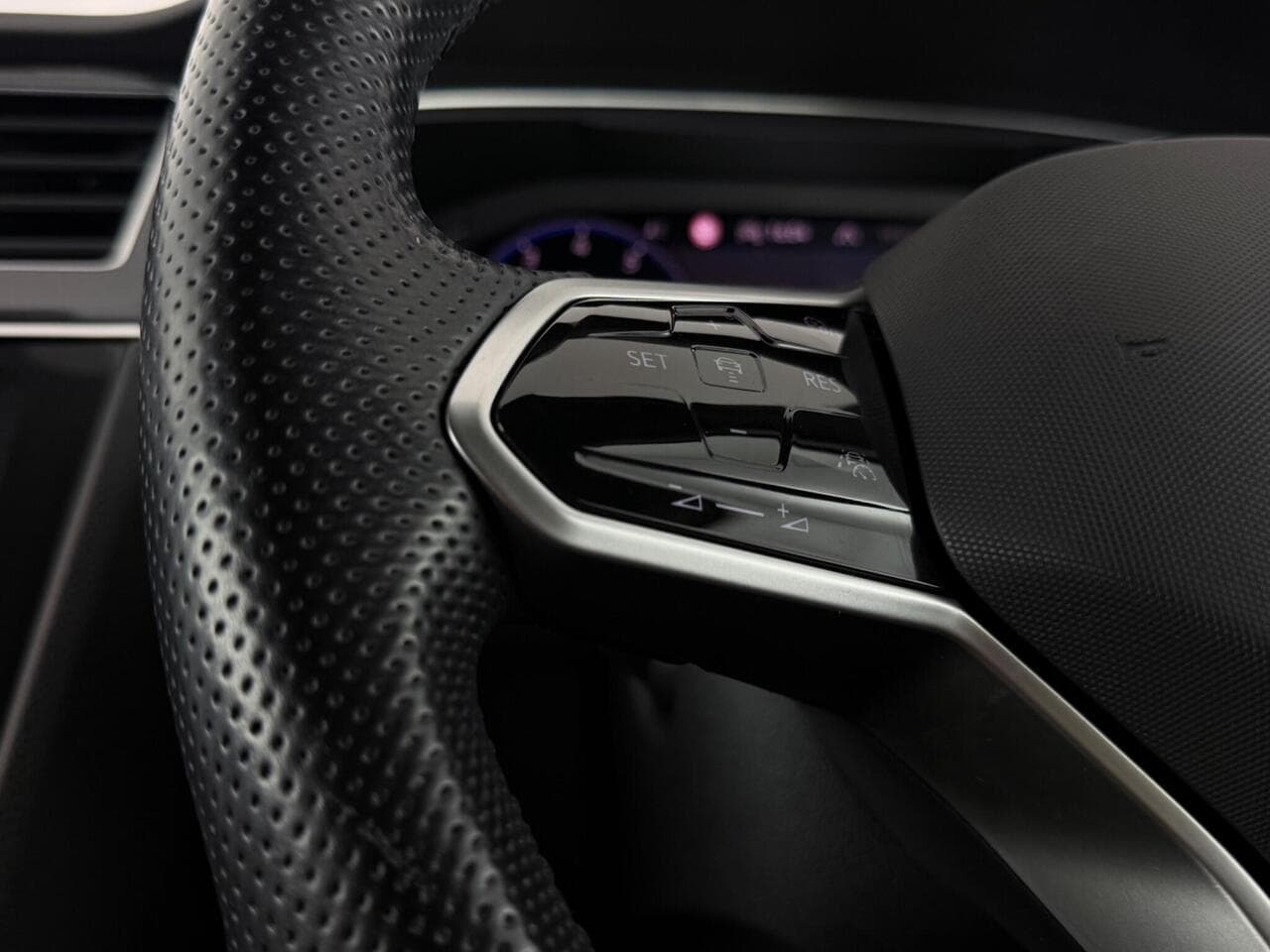 Volkswagen Tiguan thumbnail Misc Controls